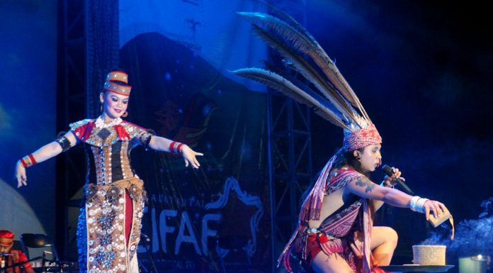 Menilik Kejayaan Kutai di Pesta Adat Erau