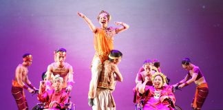 Kolaborasi EKI Dance Company dengan anak-anak YPAC di EKI Update 3.0 (Foto: Jacky Rachmansyah)