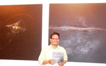 Momen Puitik Kanvas Abstrak Andi Suandi