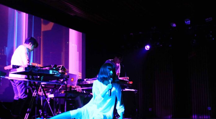 Nyanyian Glockenspiel, Kipas Angin, dan Benda Lainnya